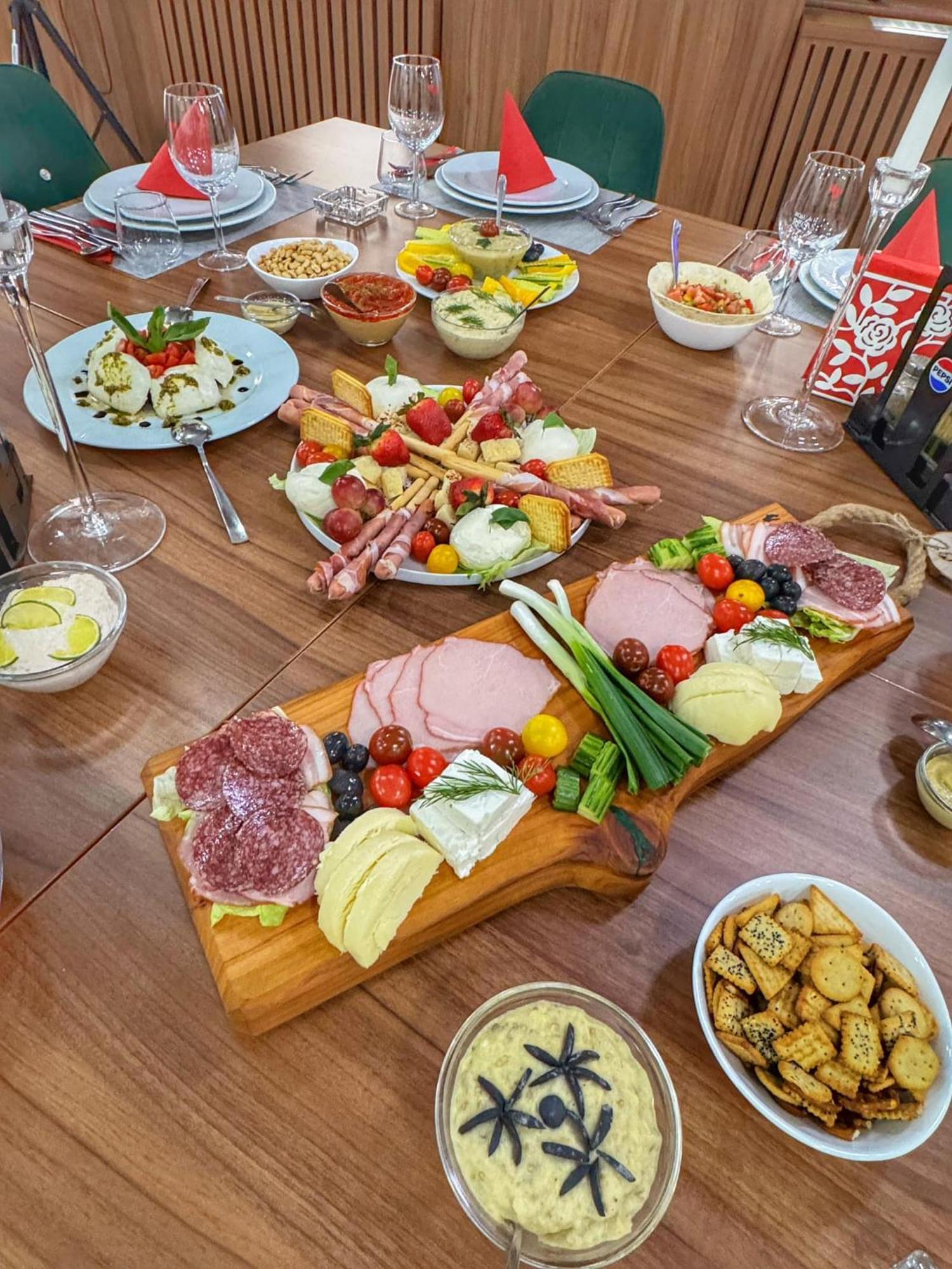 Hotel Galma Moroeni Kültér fotó