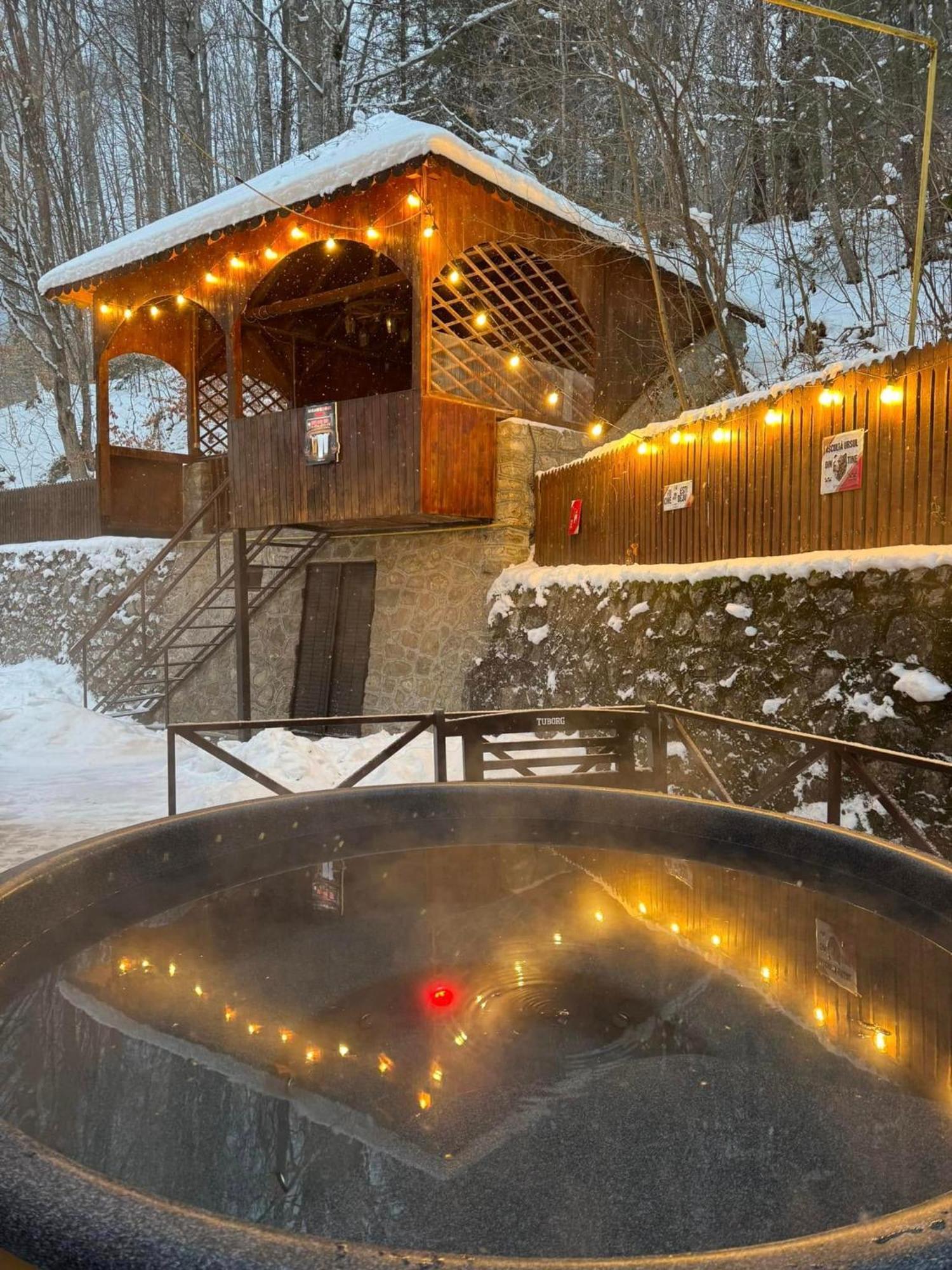 Hotel Galma Moroeni Kültér fotó