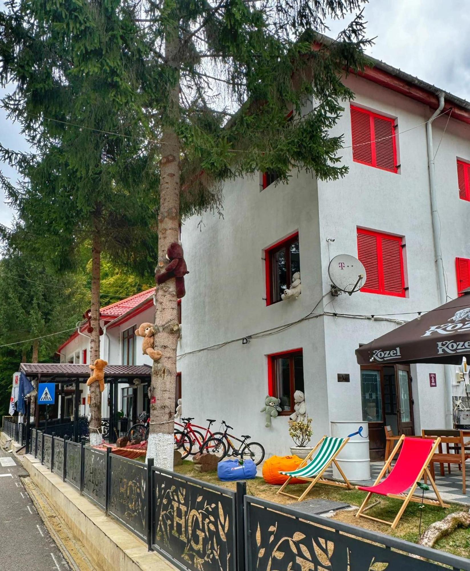 Hotel Galma Moroeni Kültér fotó